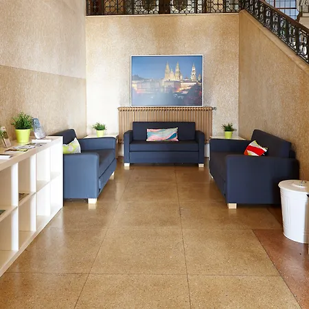 Seminario Menor Hostel *